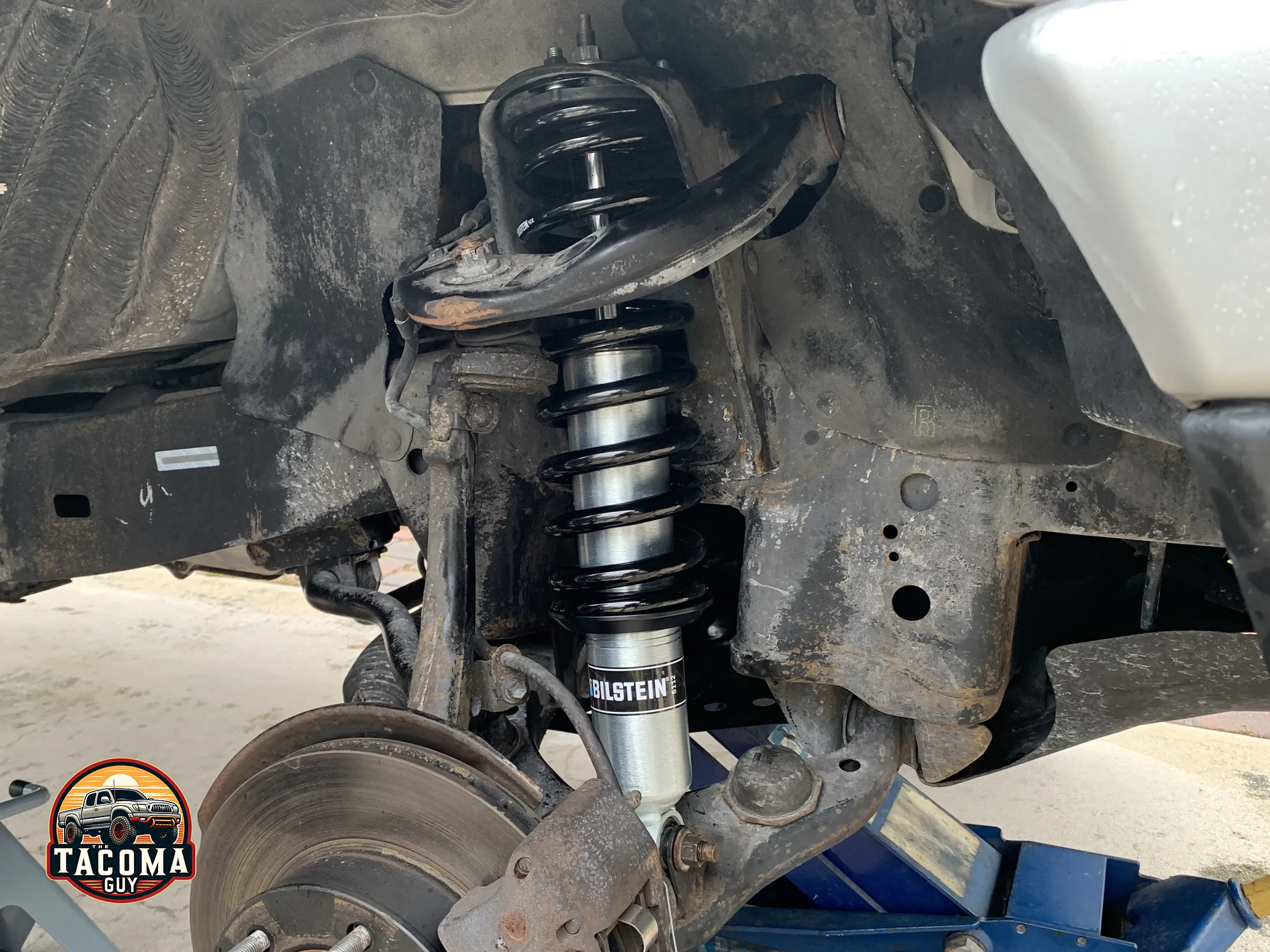 Bilstein 6112 shocks and struts installed on a gen 1 toyota tacoma